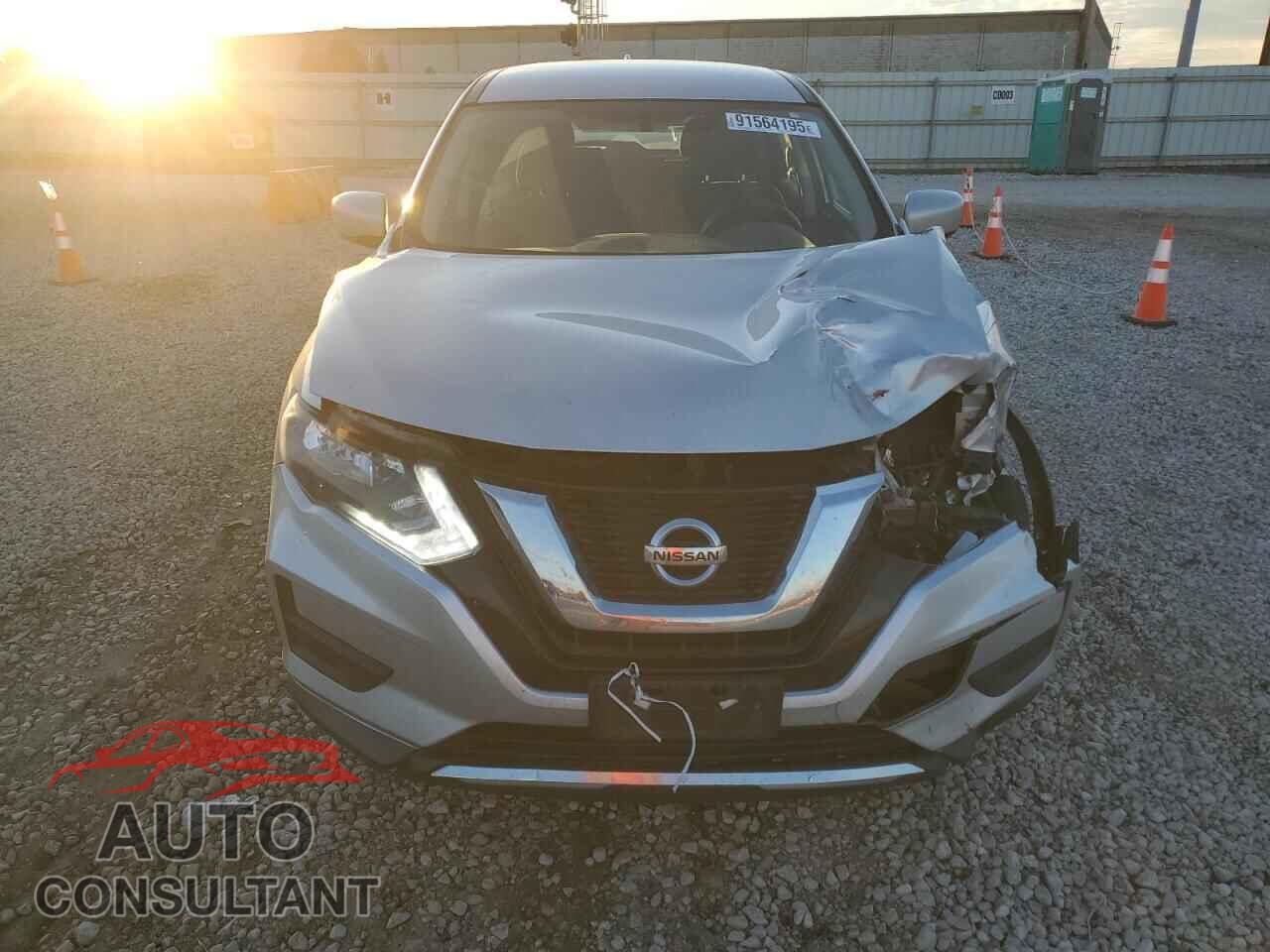 NISSAN ROGUE 2017 - KNMAT2MV9HP558798