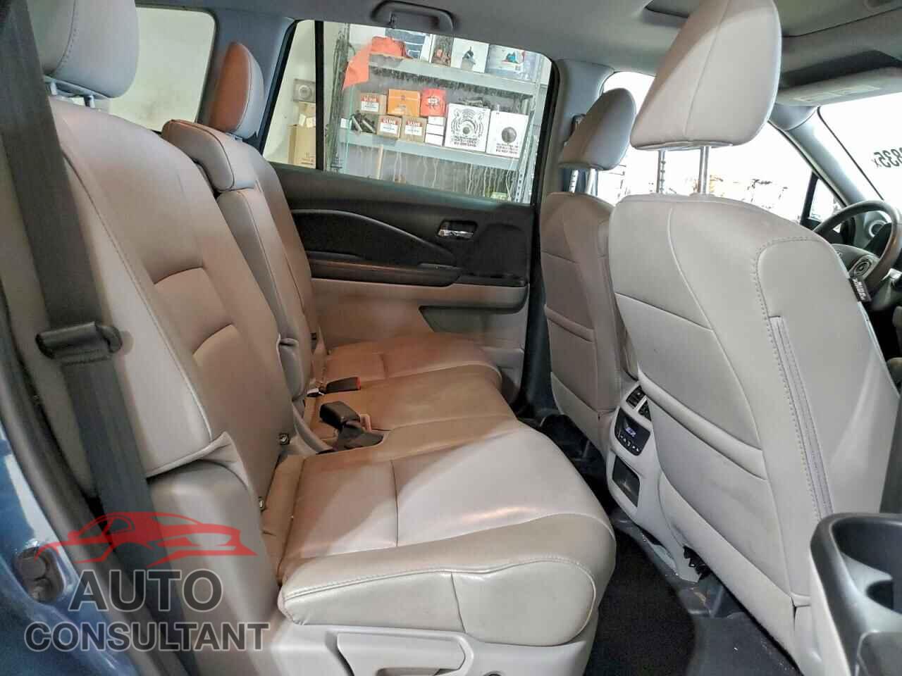 HONDA PILOT 2017 - 5FNYF5H60HB021368