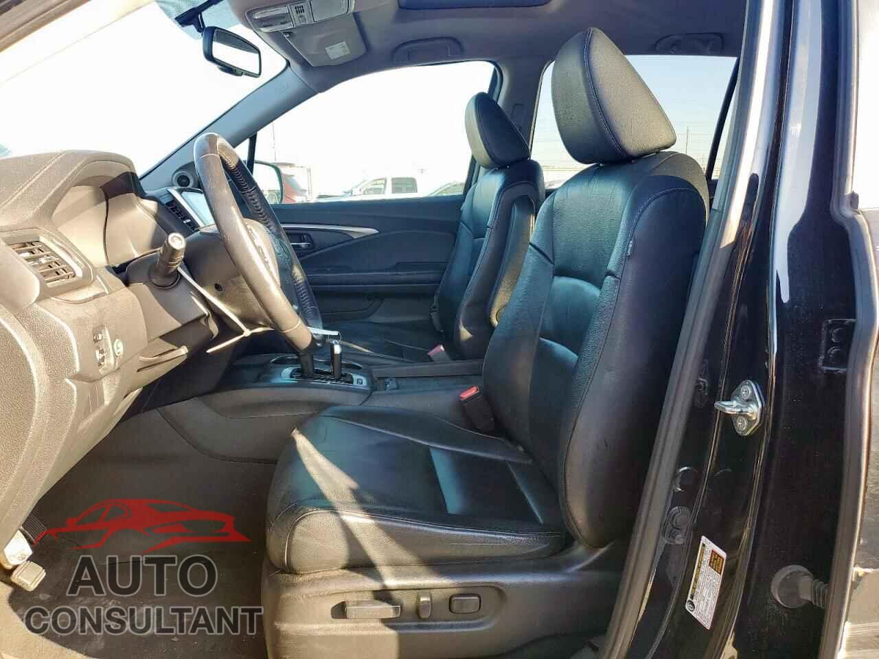 HONDA PILOT 2017 - 5FNYF5H71HB000229