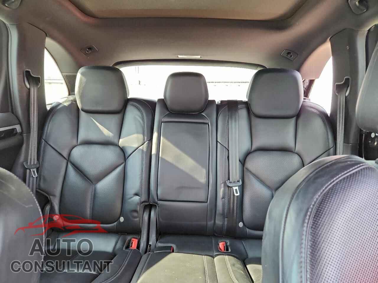 PORSCHE CAYENNE 2015 - WP1AB2A25FLA56418