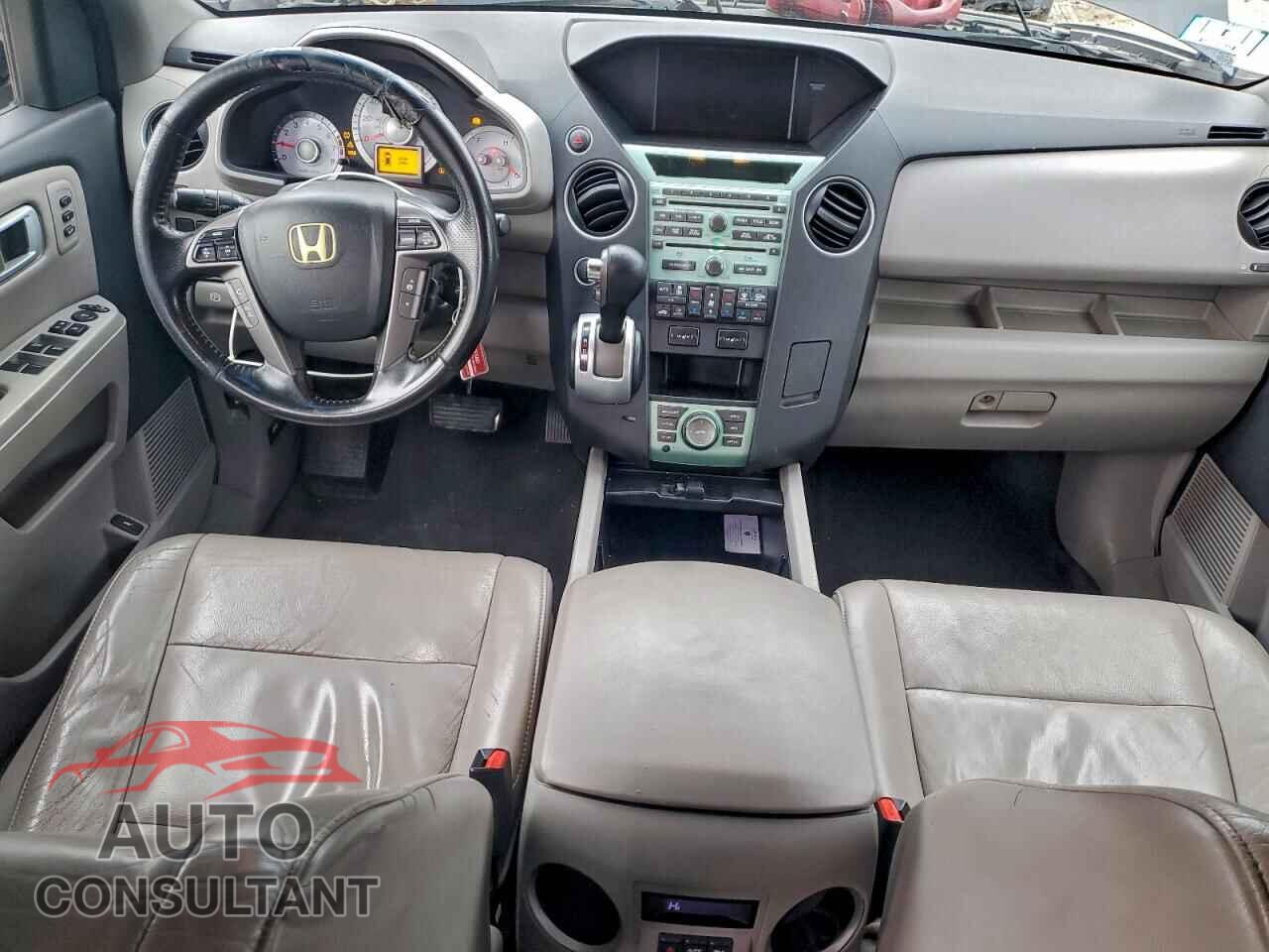 HONDA PILOT 2011 - 5FNYF4H96BB006806