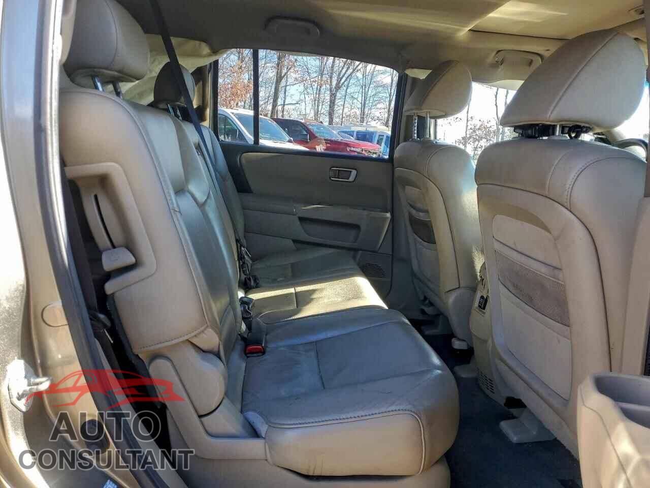HONDA PILOT 2011 - 5FNYF4H50BB103478