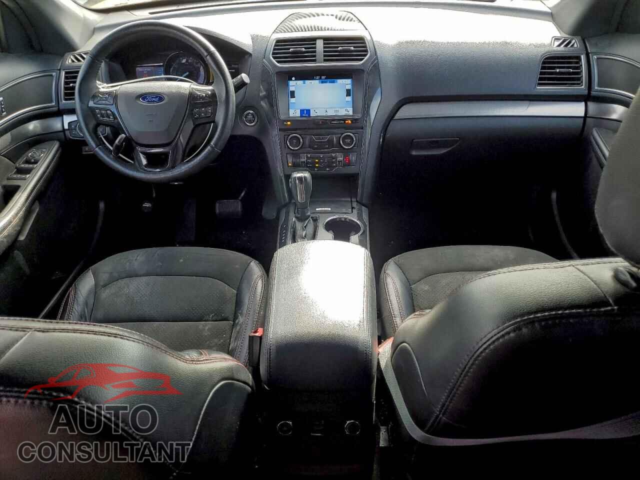 FORD EXPLORER 2018 - 1FM5K7D81JGA17841