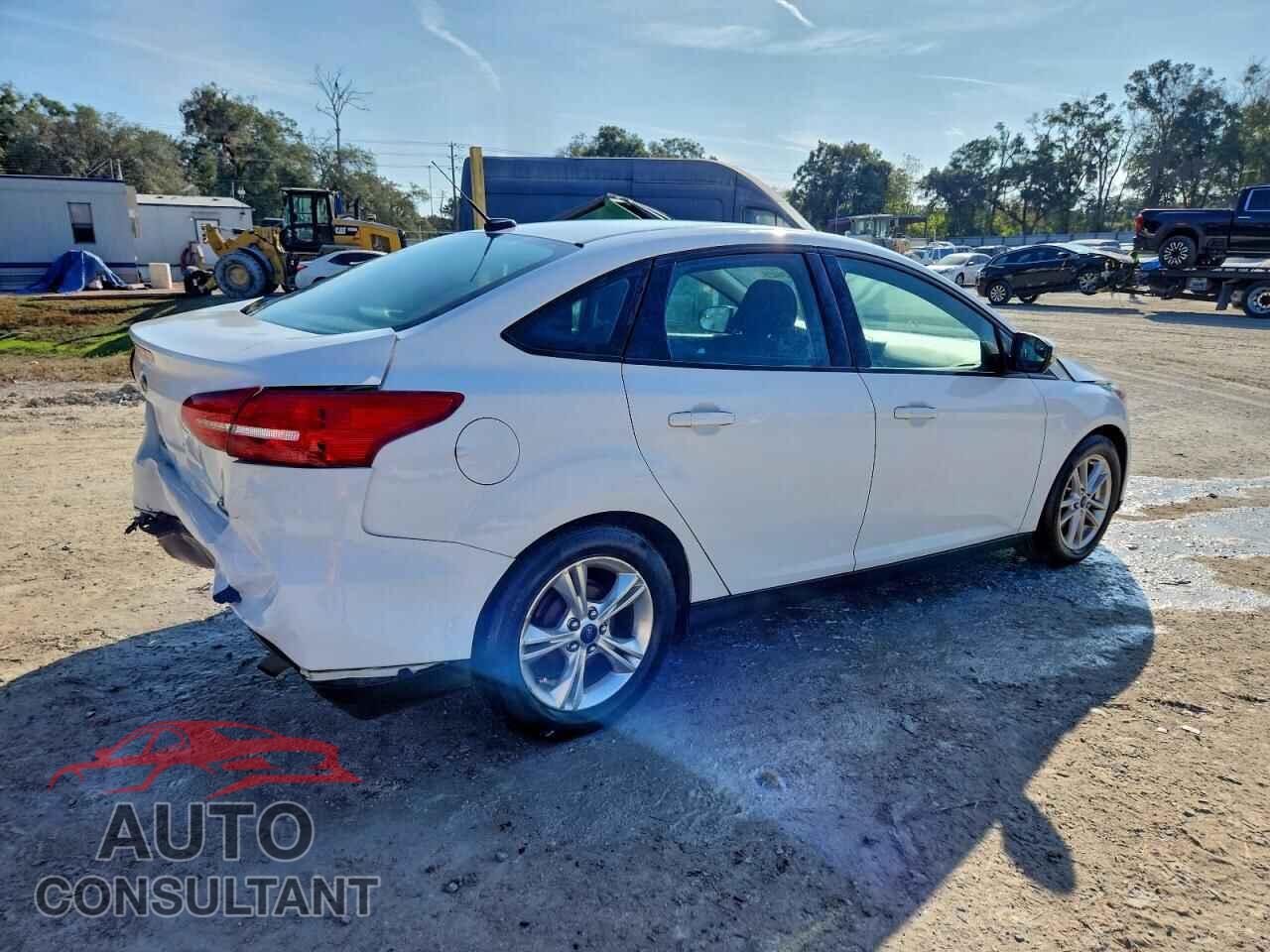 FORD FOCUS 2015 - 1FADP3F20FL268664