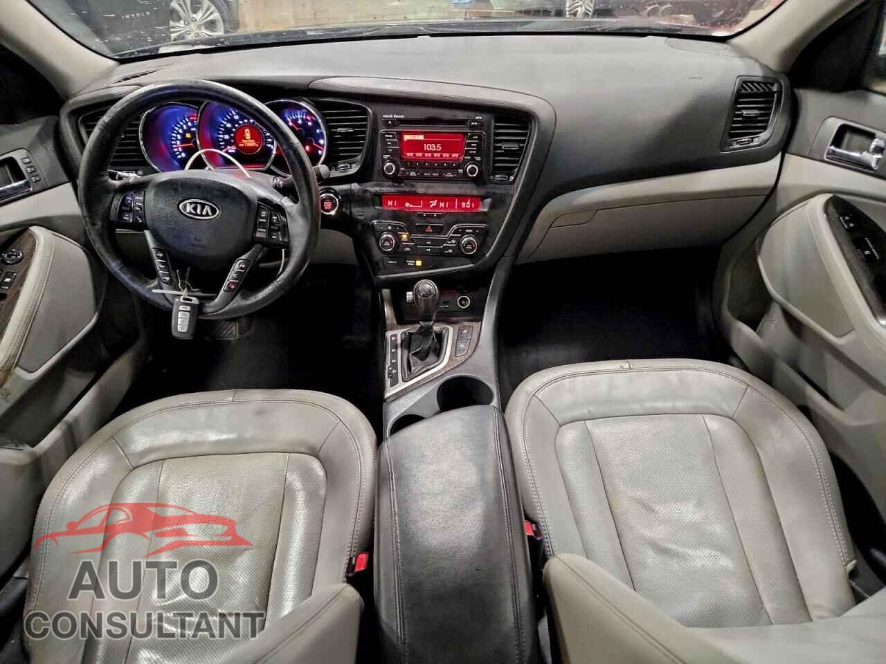 KIA OPTIMA 2011 - KNAGN4A76B5118074