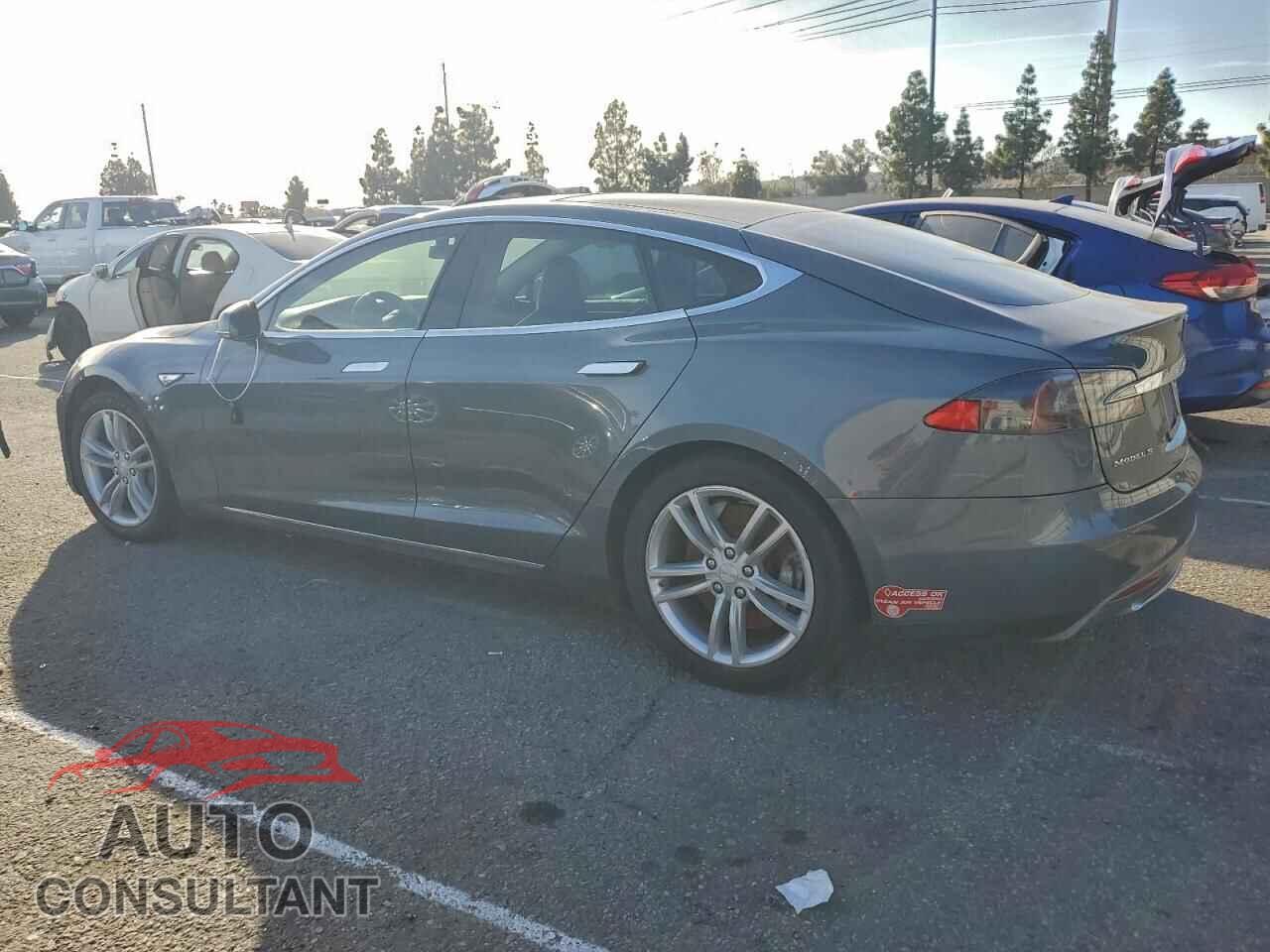 TESLA MODEL S 2014 - 5YJSA1H12EFP44085