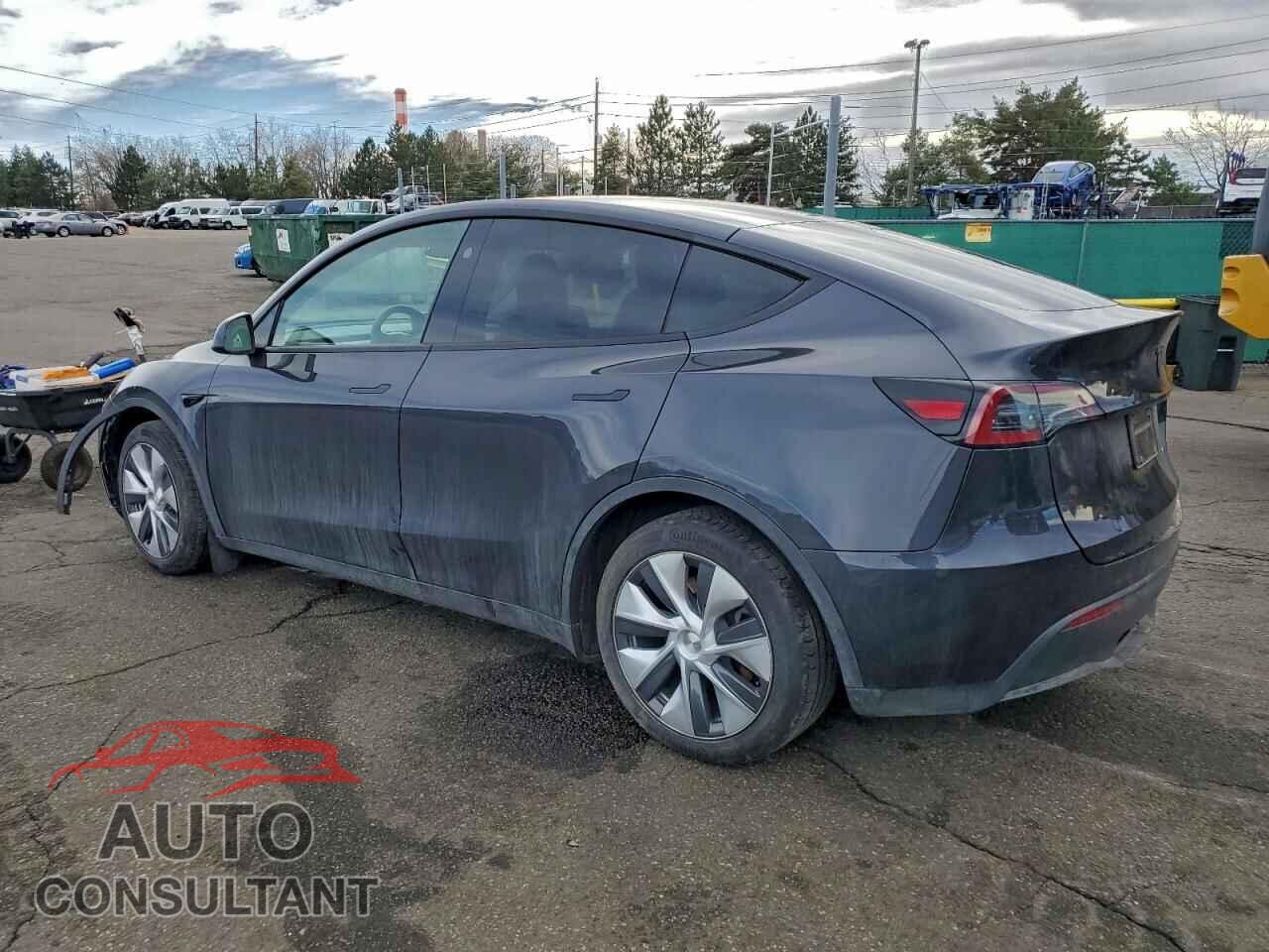 TESLA MODEL Y 2024 - 7SAYGAEE5RF090840