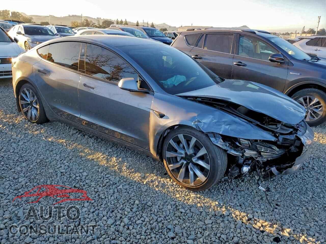 TESLA MODEL 3 2024 - 5YJ3E1EA7RF858571