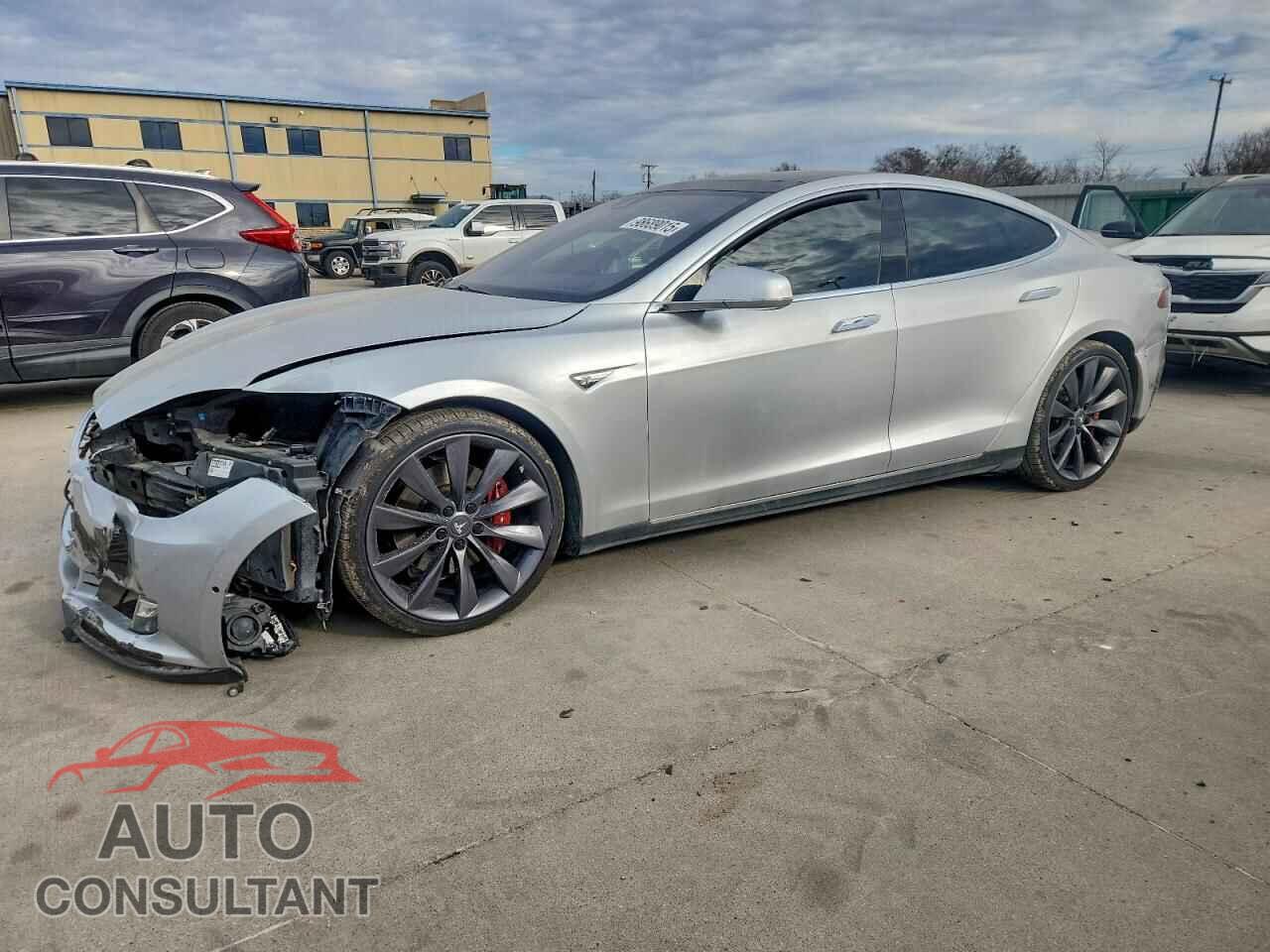 TESLA MODEL S 2015 - 5YJSA1E25FF117167
