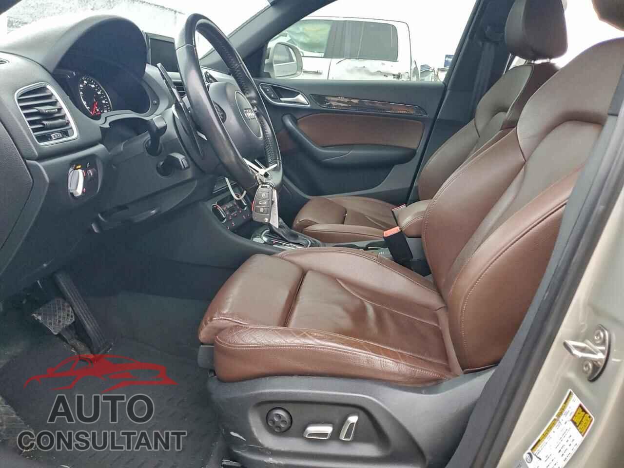 AUDI Q3 2017 - WA1HCCFS6HR009176