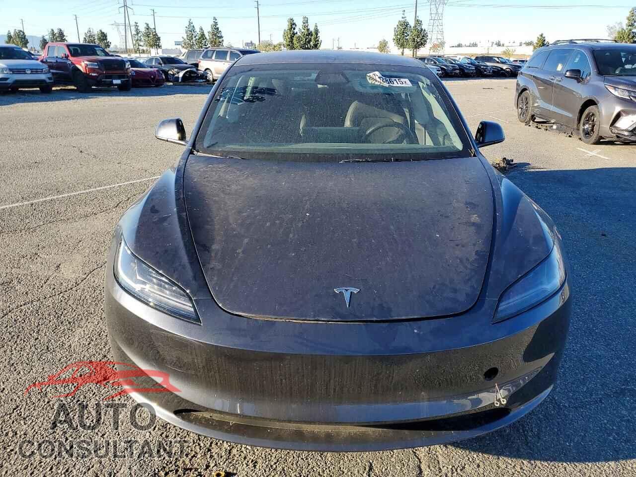 TESLA MODEL 3 2024 - 5YJ3E1EA4RF864957