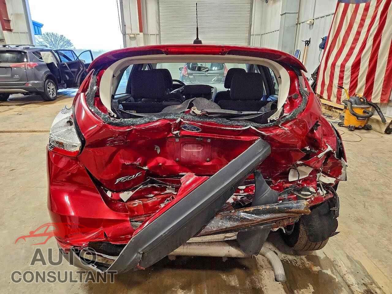 FORD FOCUS 2015 - 1FADP3K23FL234465
