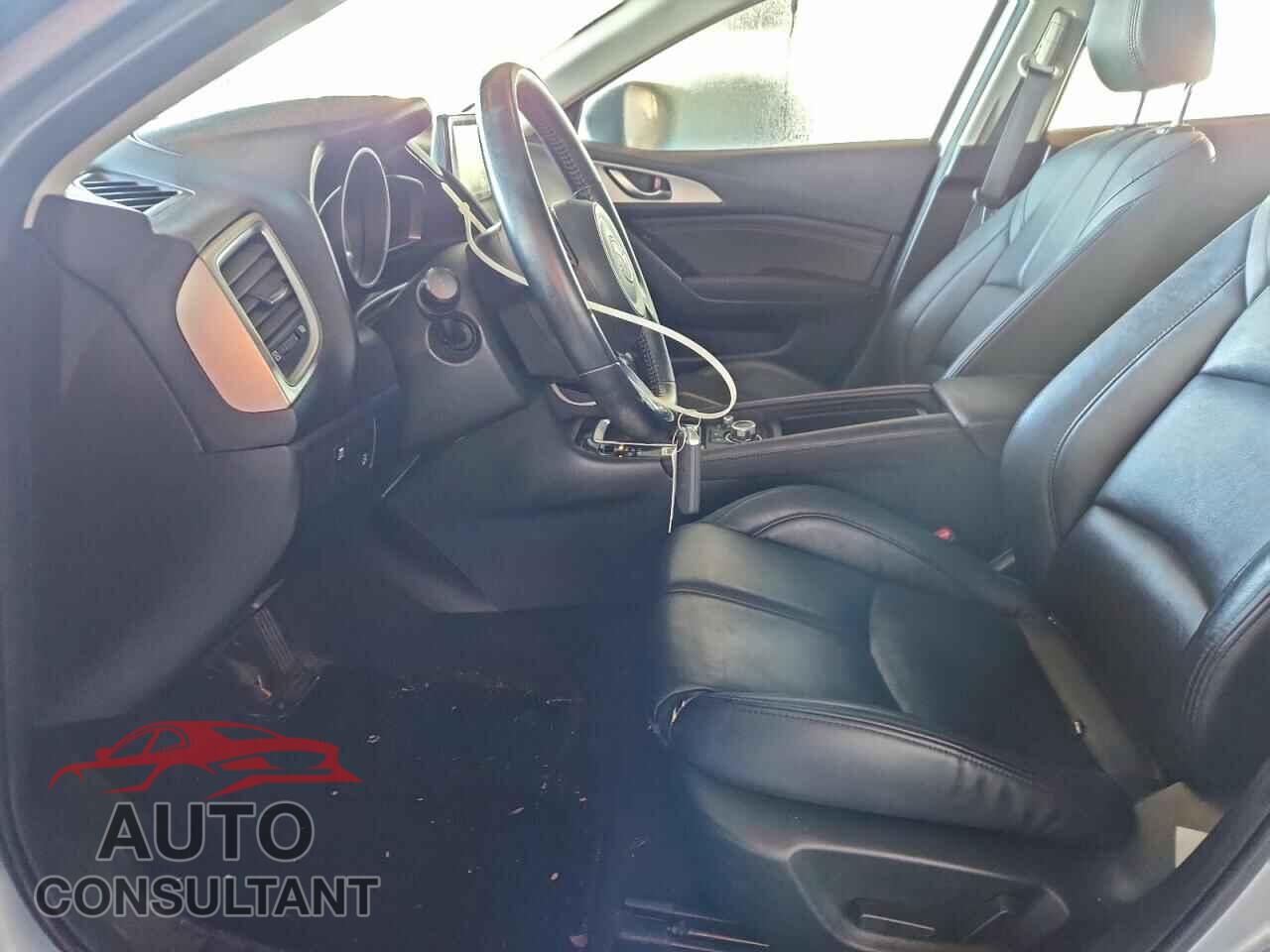 MAZDA 3 2017 - 3MZBN1L76HM155019