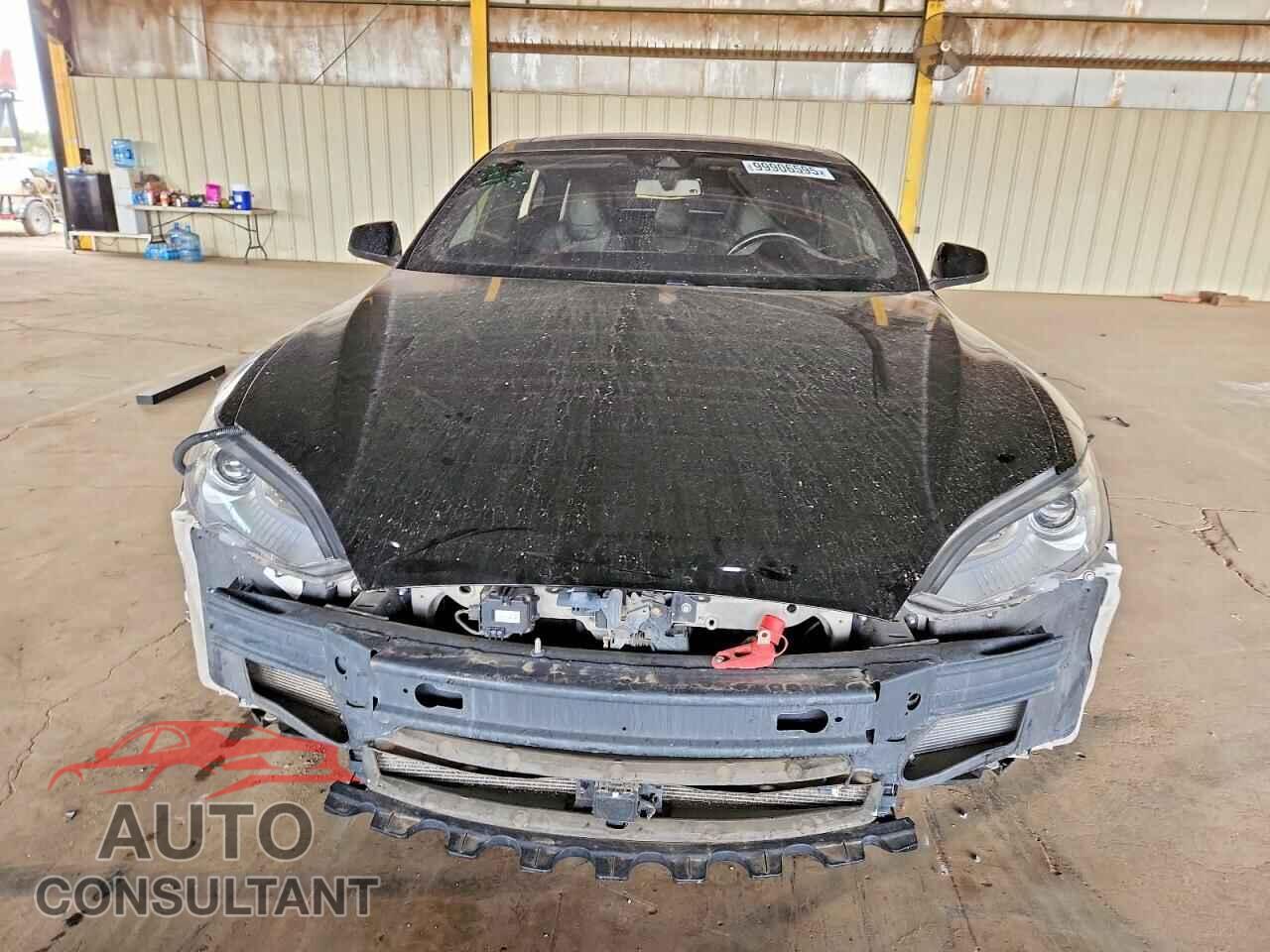 TESLA MODEL S 2015 - 5YJSA1H15FF085212