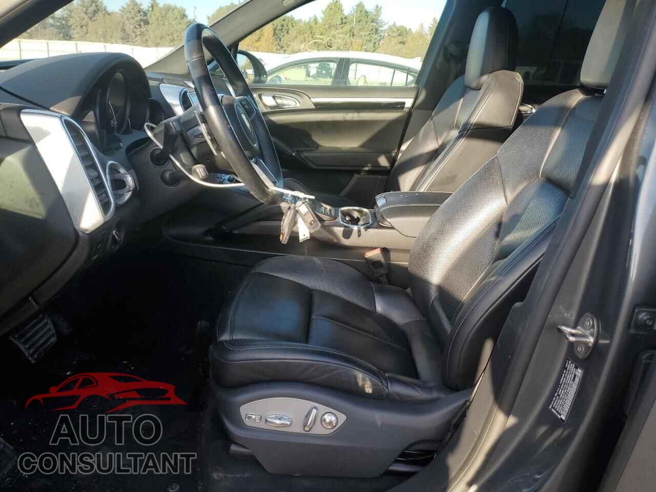 PORSCHE CAYENNE 2018 - WP1AA2A29JKA05103