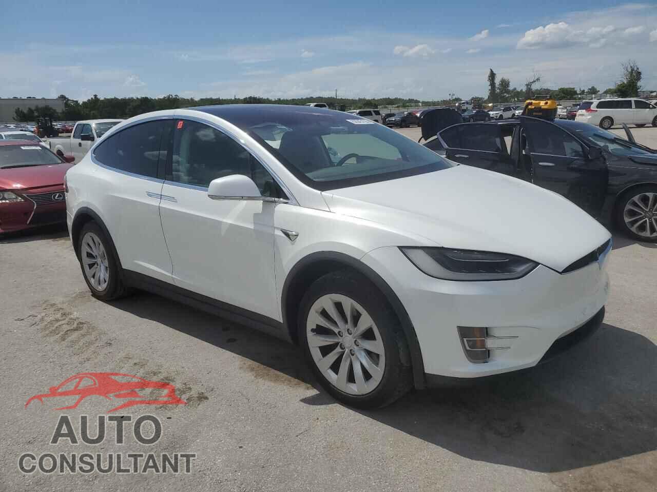 TESLA MODEL X 2018 - 5YJXCAE23JF089927