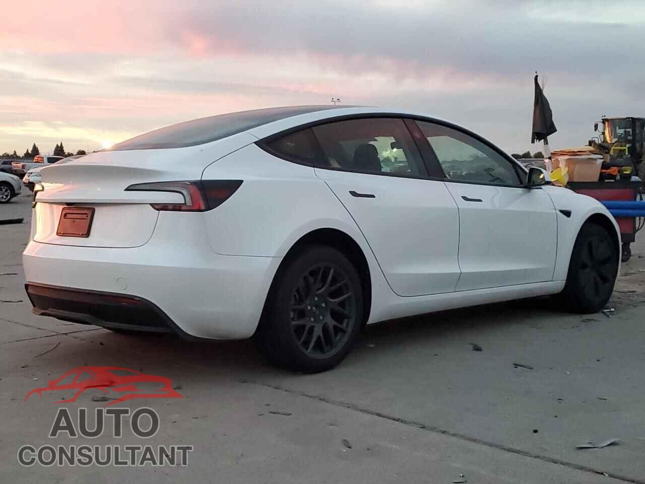 TESLA MODEL 3 2025 - 5YJ3E1EA0SF043361