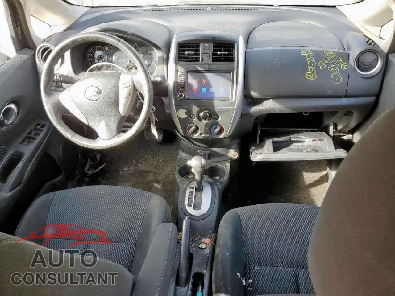 NISSAN VERSA 2019 - 3N1CE2CP3KL359600