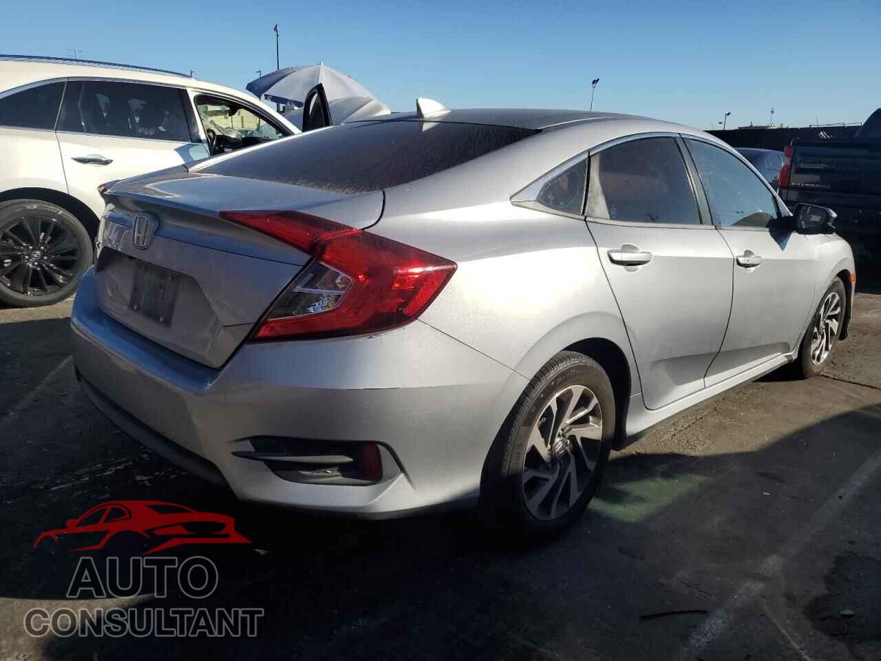 HONDA CIVIC 2018 - 2HGFC2F74JH564721