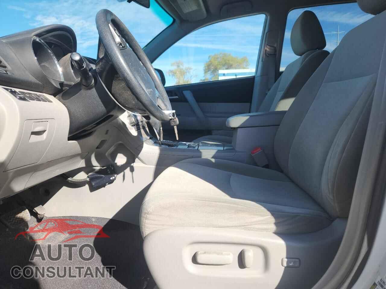 TOYOTA HIGHLANDER 2013 - 5TDBK3EH8DS224929