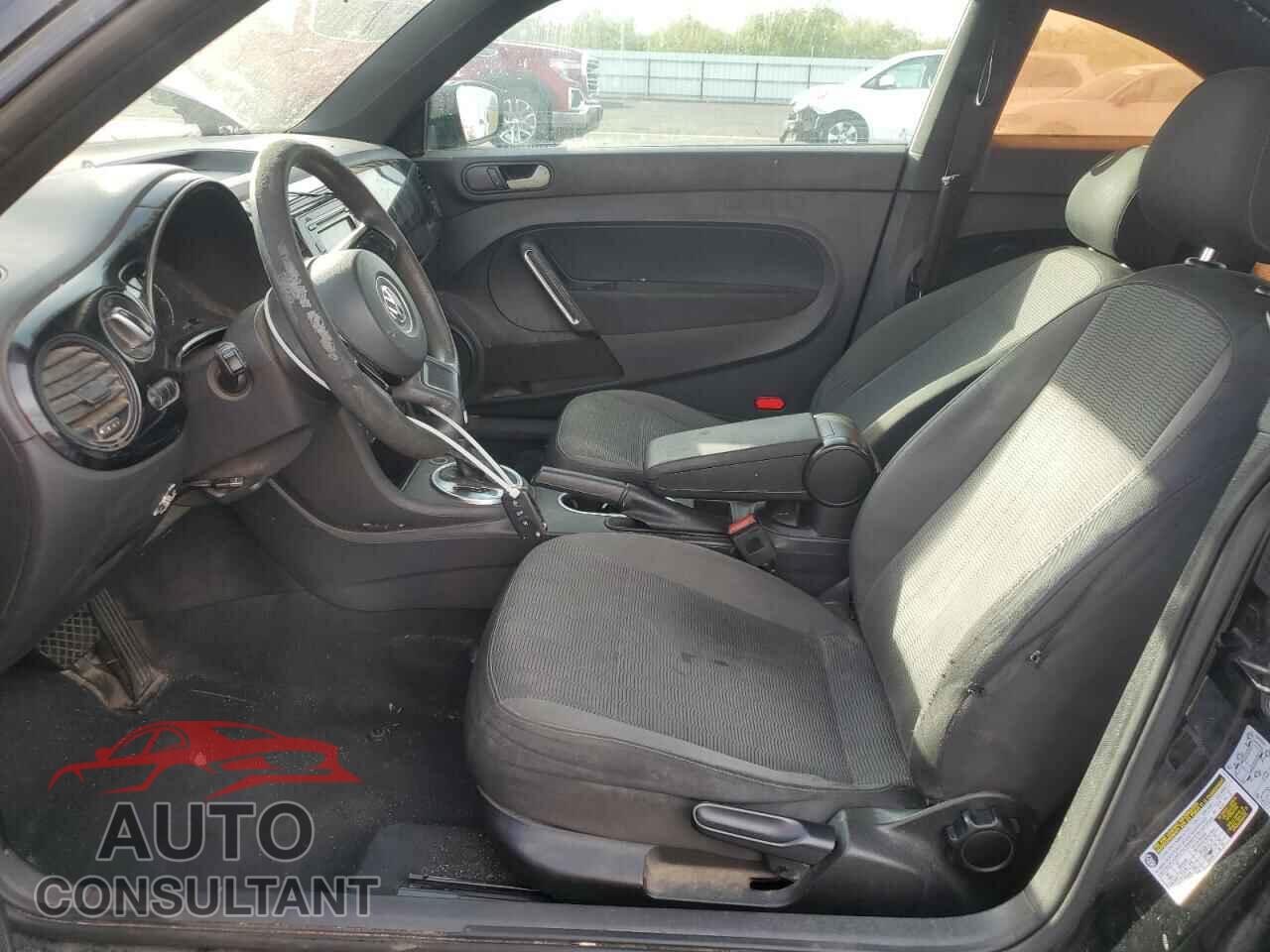 VOLKSWAGEN BEETLE 2014 - 3VWFP7AT2EM611060