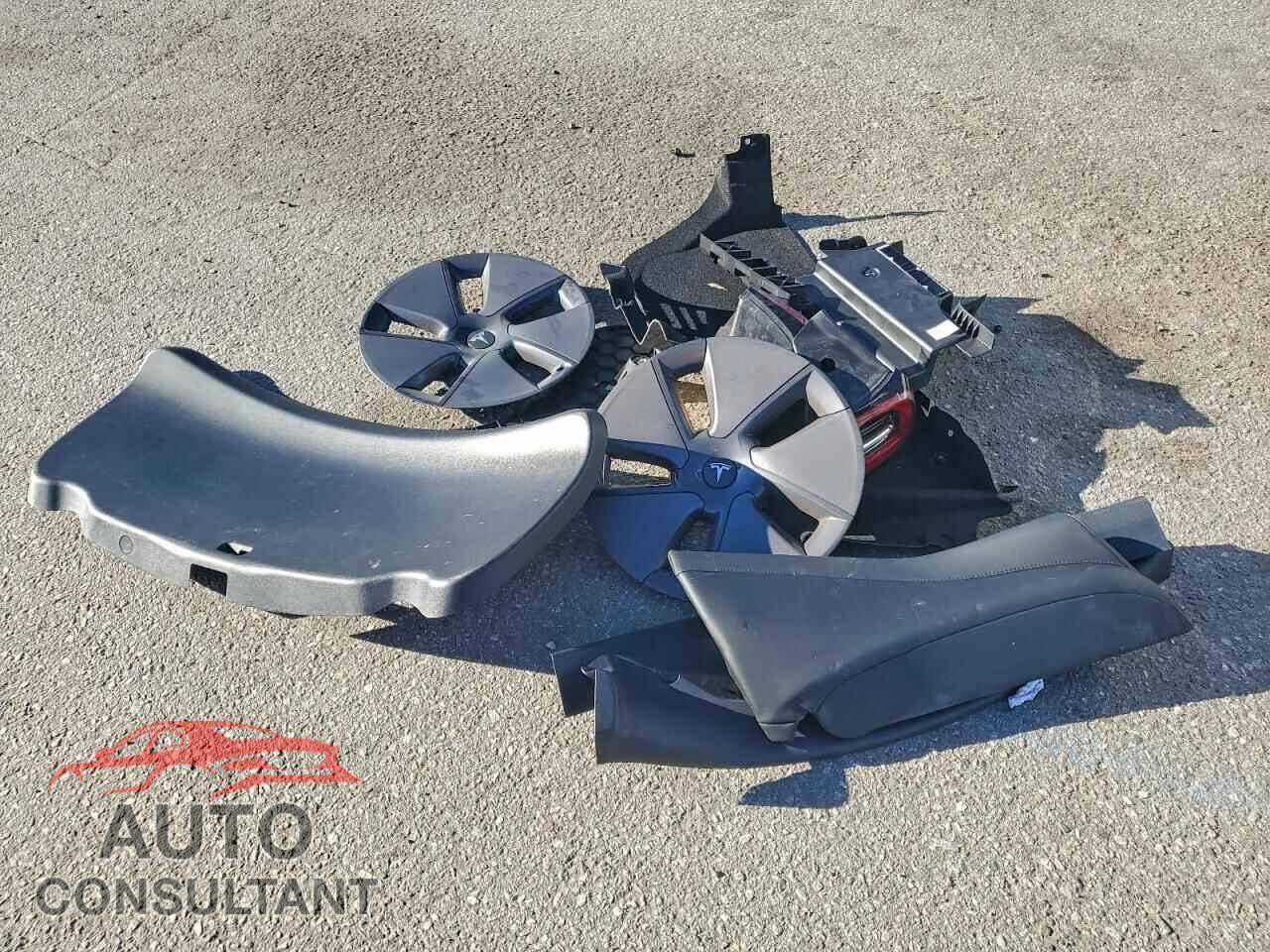 TESLA MODEL 3 2021 - 5YJ3E1EA5MF976207
