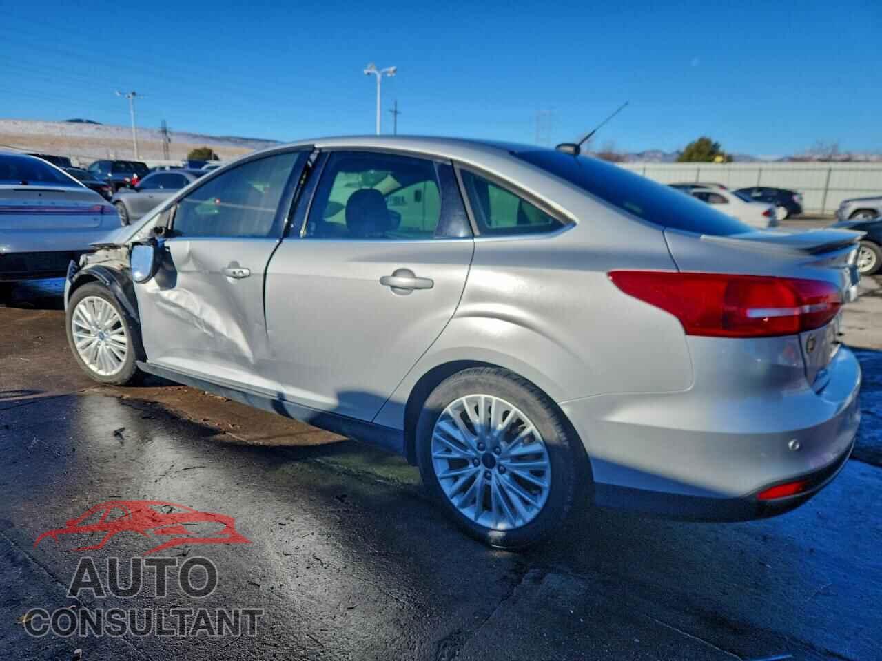 FORD FOCUS 2017 - 1FADP3J29HL272058