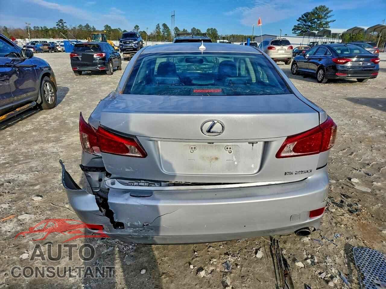 LEXUS IS 2011 - JTHBF5C29B5143325