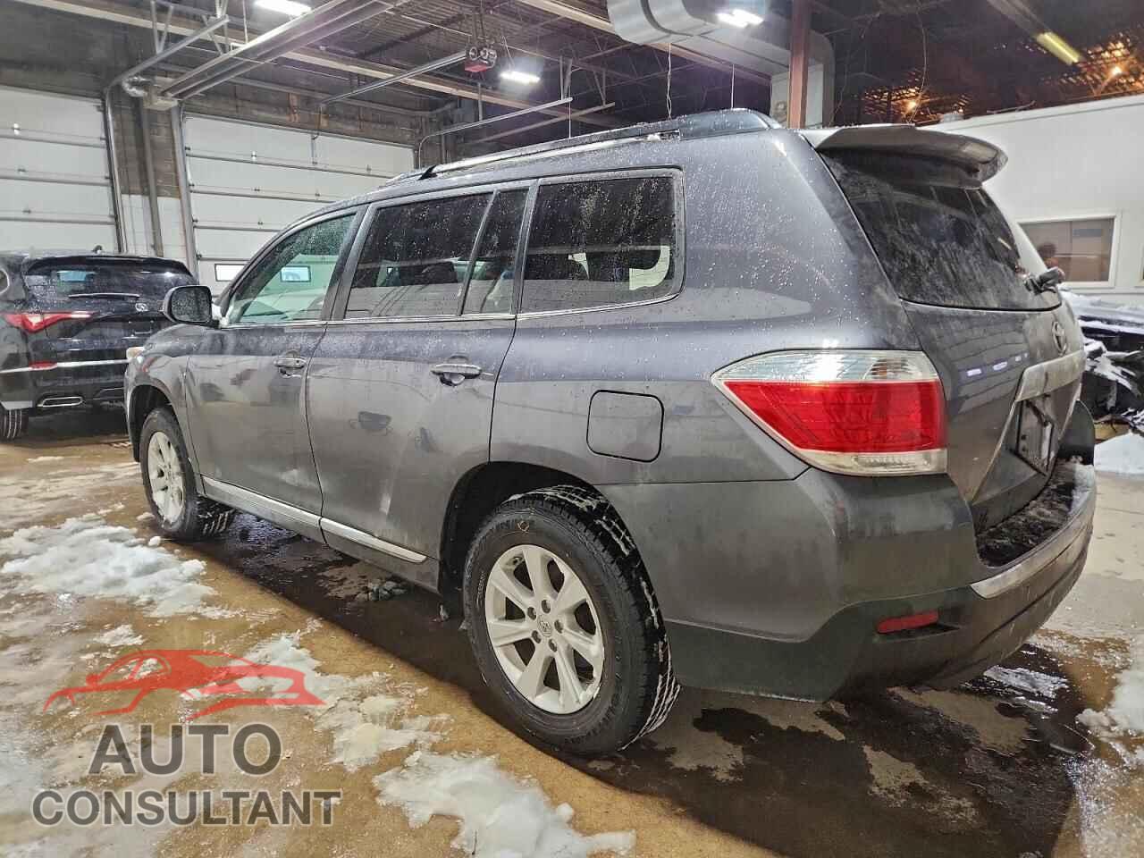 TOYOTA HIGHLANDER 2013 - 5TDBK3EH2DS239197