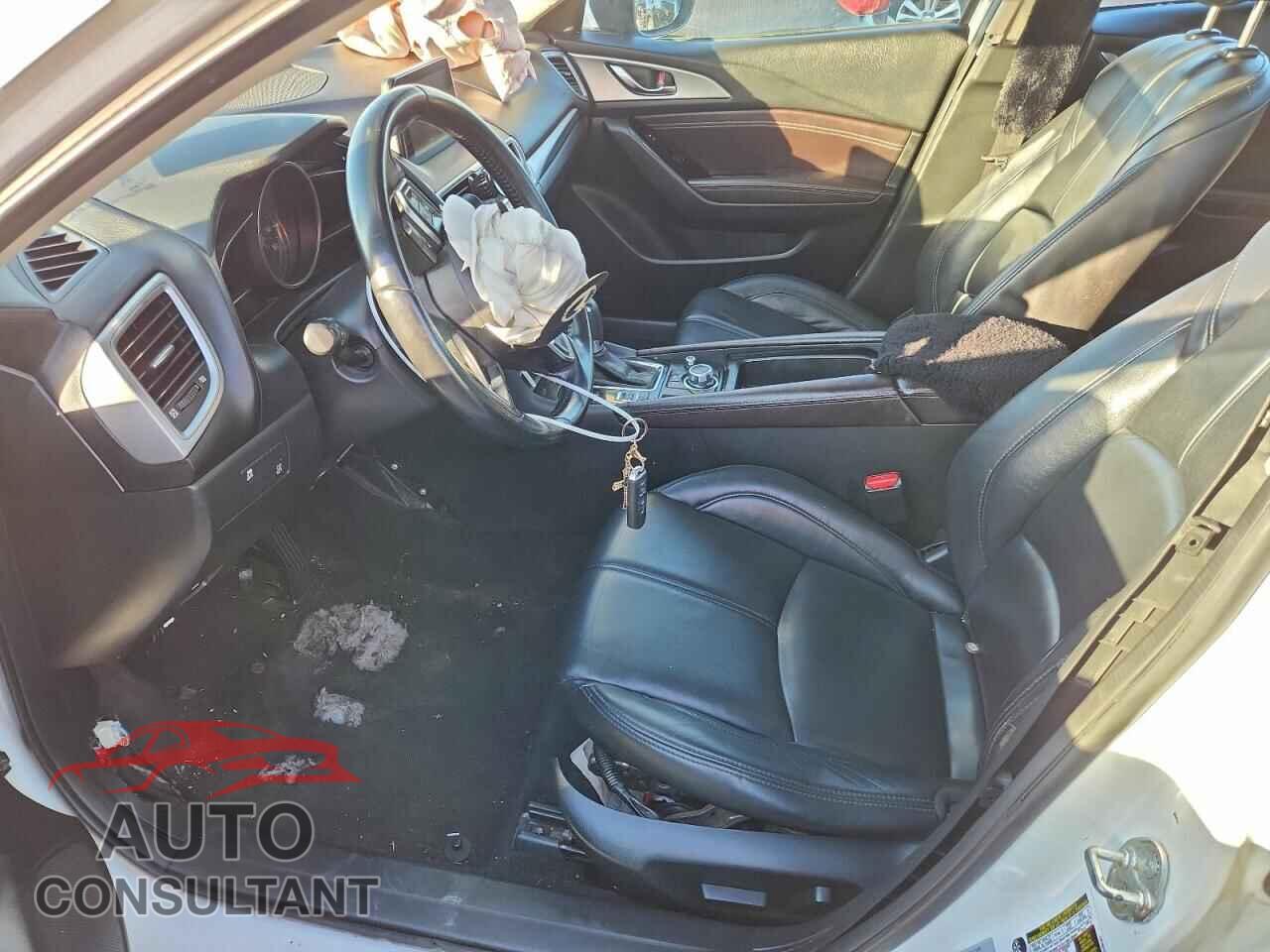 MAZDA 3 2017 - JM1BN1V75H1106052