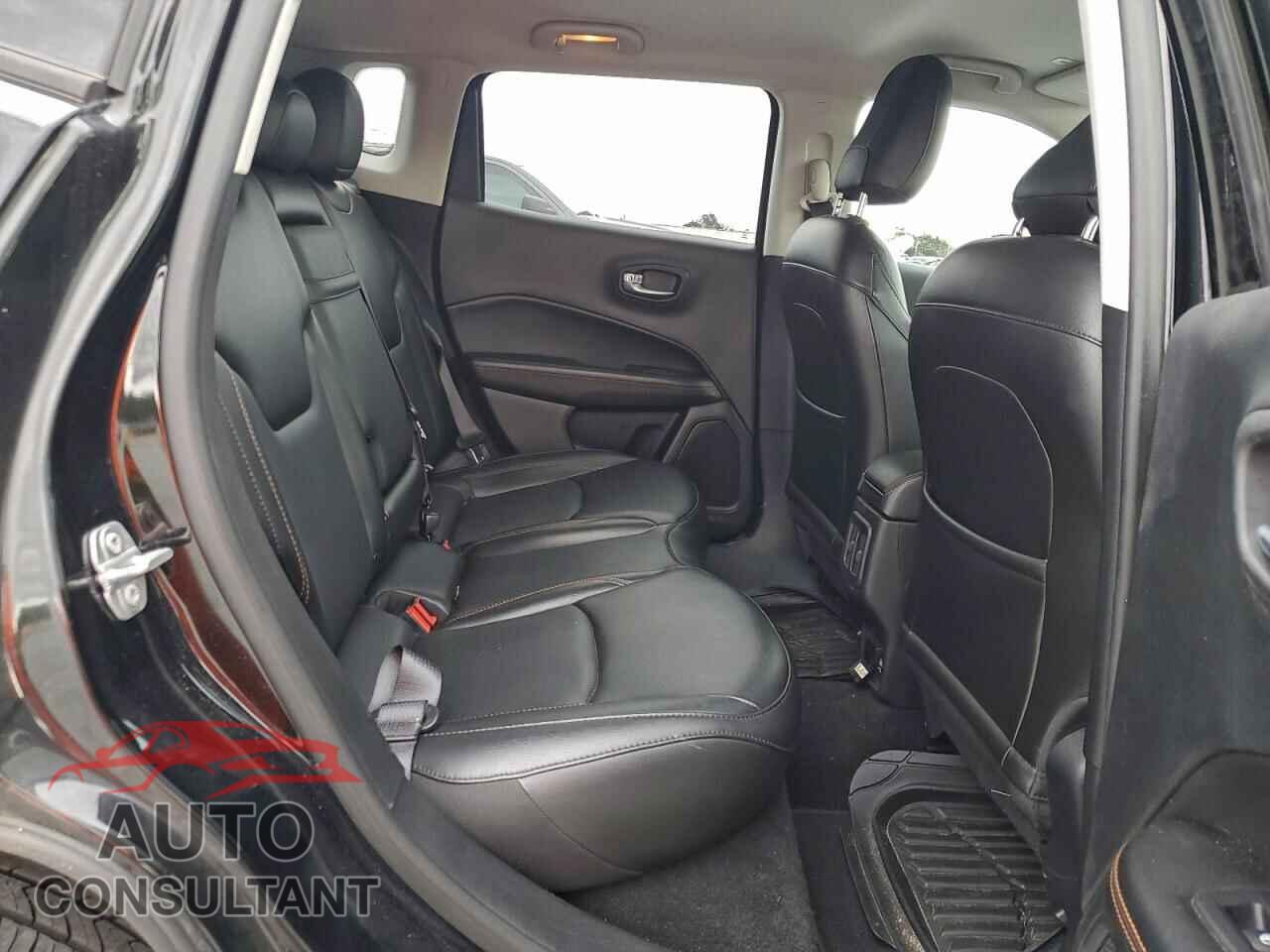 JEEP COMPASS 2019 - 3C4NJDCB6KT666003