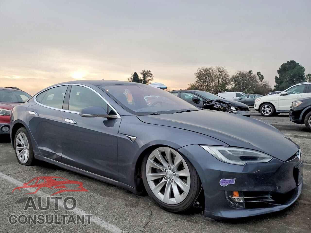 TESLA MODEL S 2018 - 5YJSA1E20JF295058