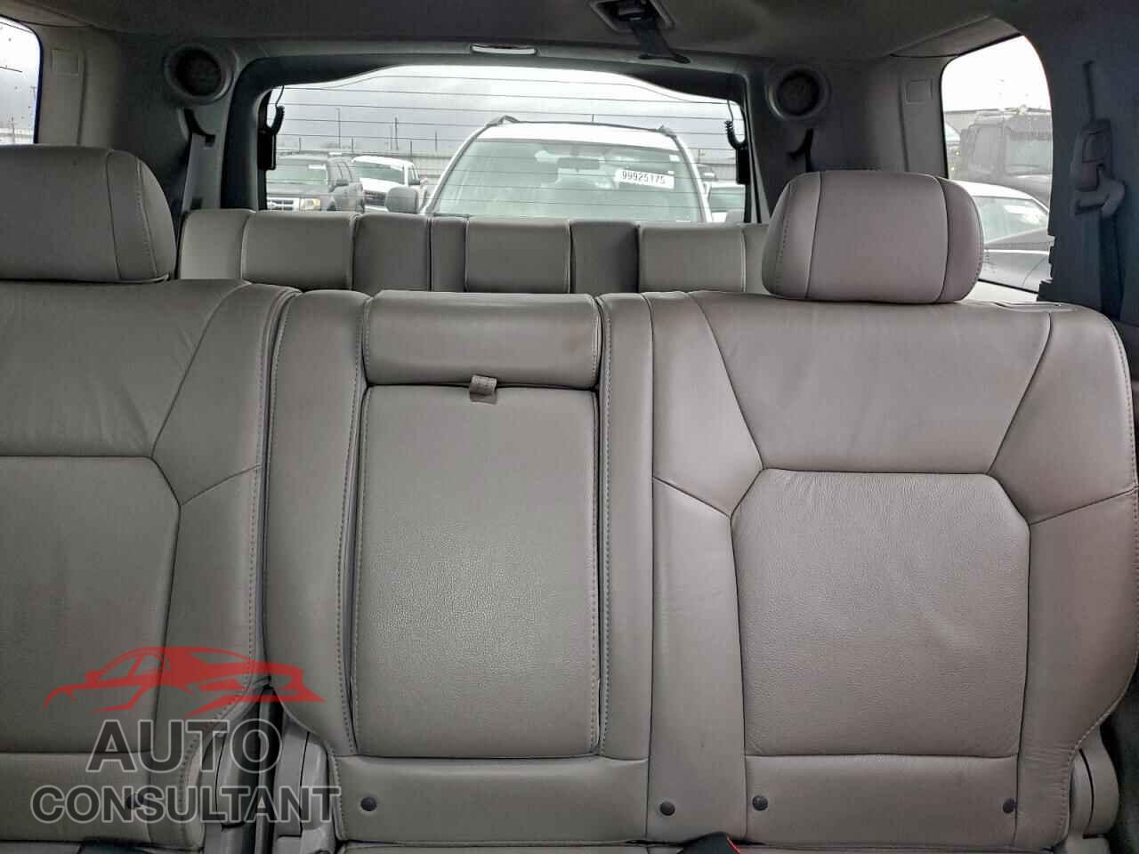 HONDA PILOT 2011 - 5FNYF4H91BB018362