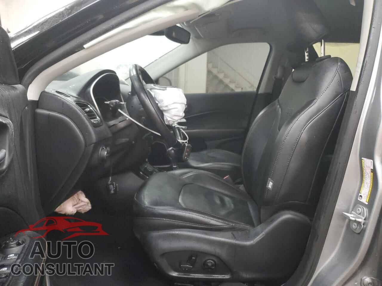 JEEP COMPASS 2020 - 3C4NJDCB2LT227981