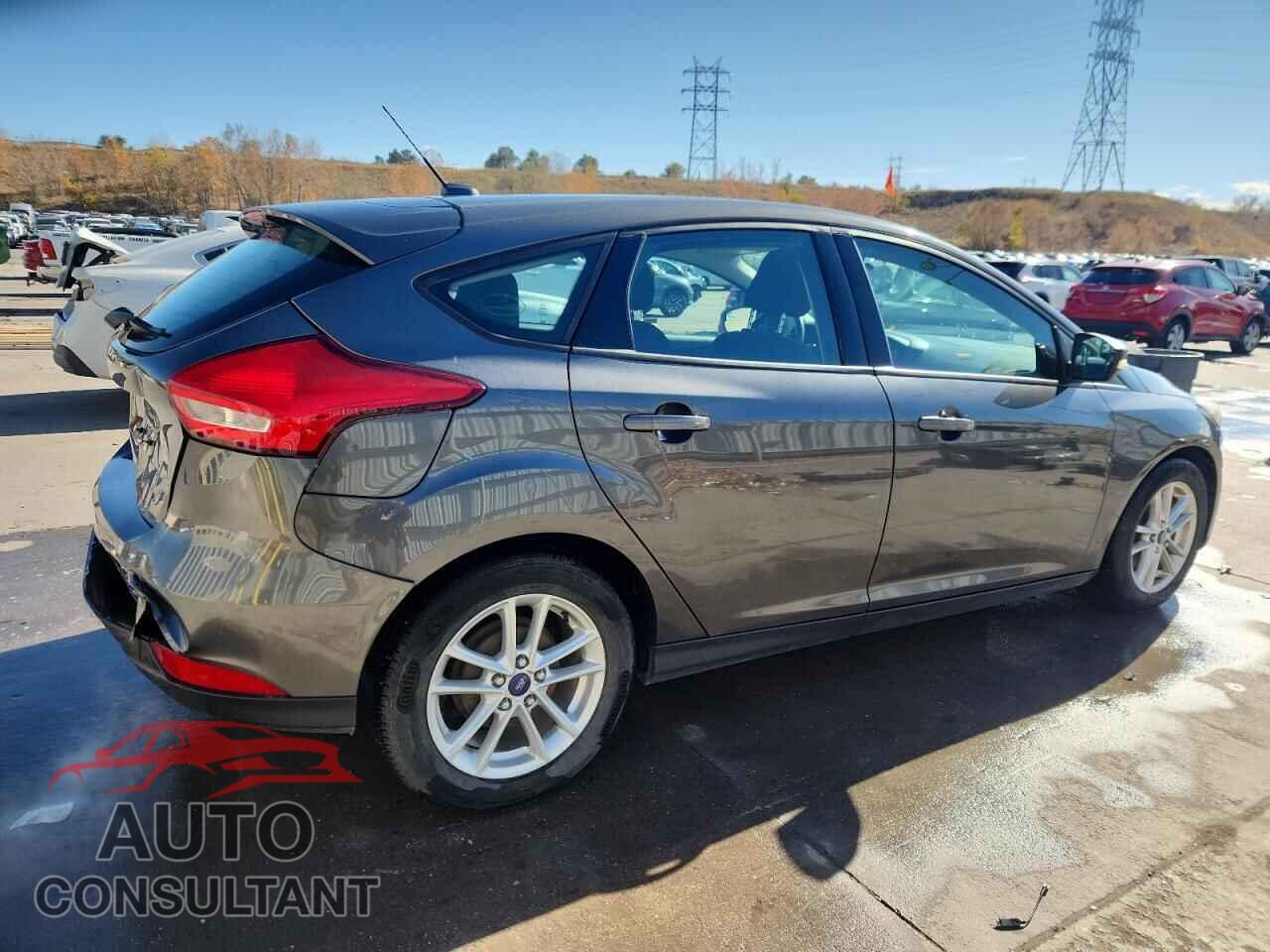 FORD FOCUS 2017 - 1FADP3K24HL210842