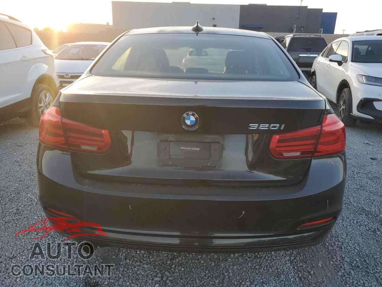 BMW 3 SERIES 2016 - WBA8E1G52GNU10935