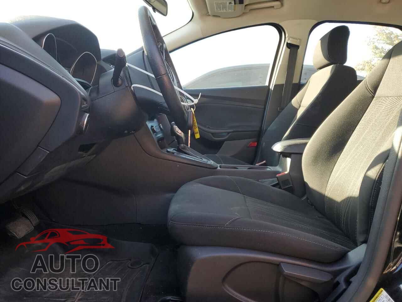 FORD FOCUS 2017 - 1FADP3F28HL345199