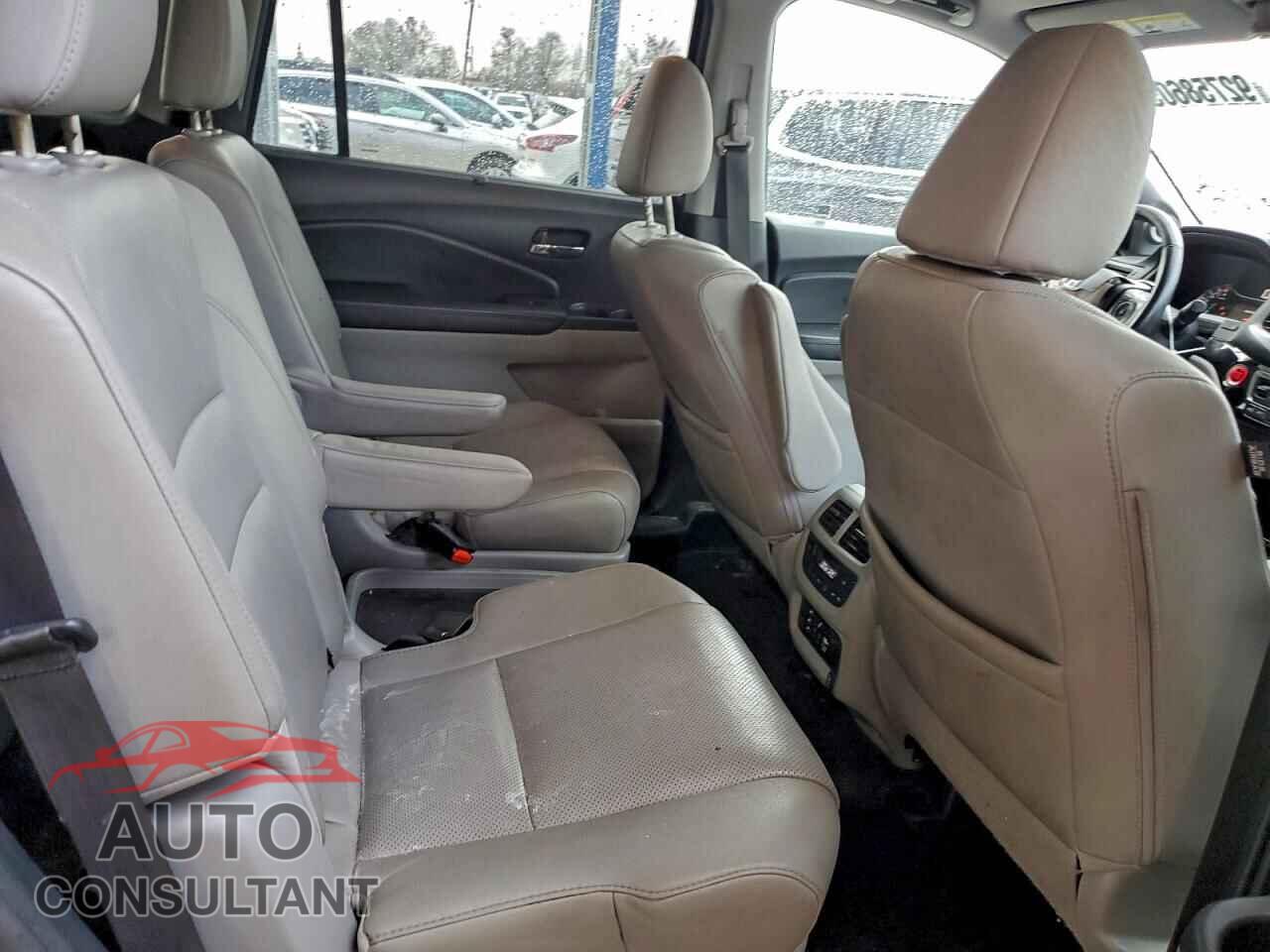 HONDA PILOT 2017 - 5FNYF6H07HB056524