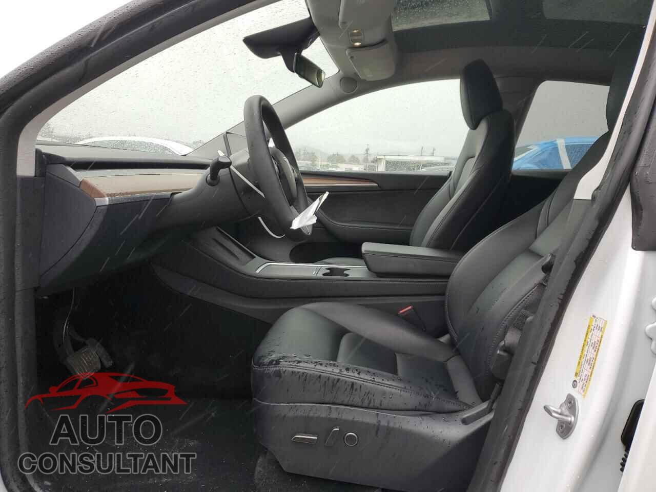 TESLA MODEL Y 2024 - 7SAYGAEE6RF169305