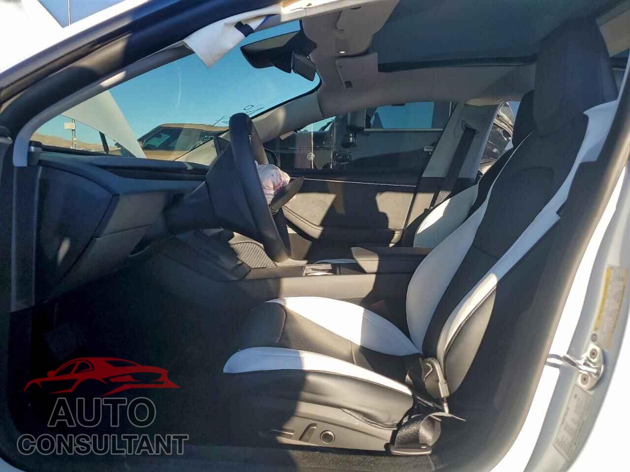 TESLA MODEL 3 2025 - 5YJ3E1EB9SF078828