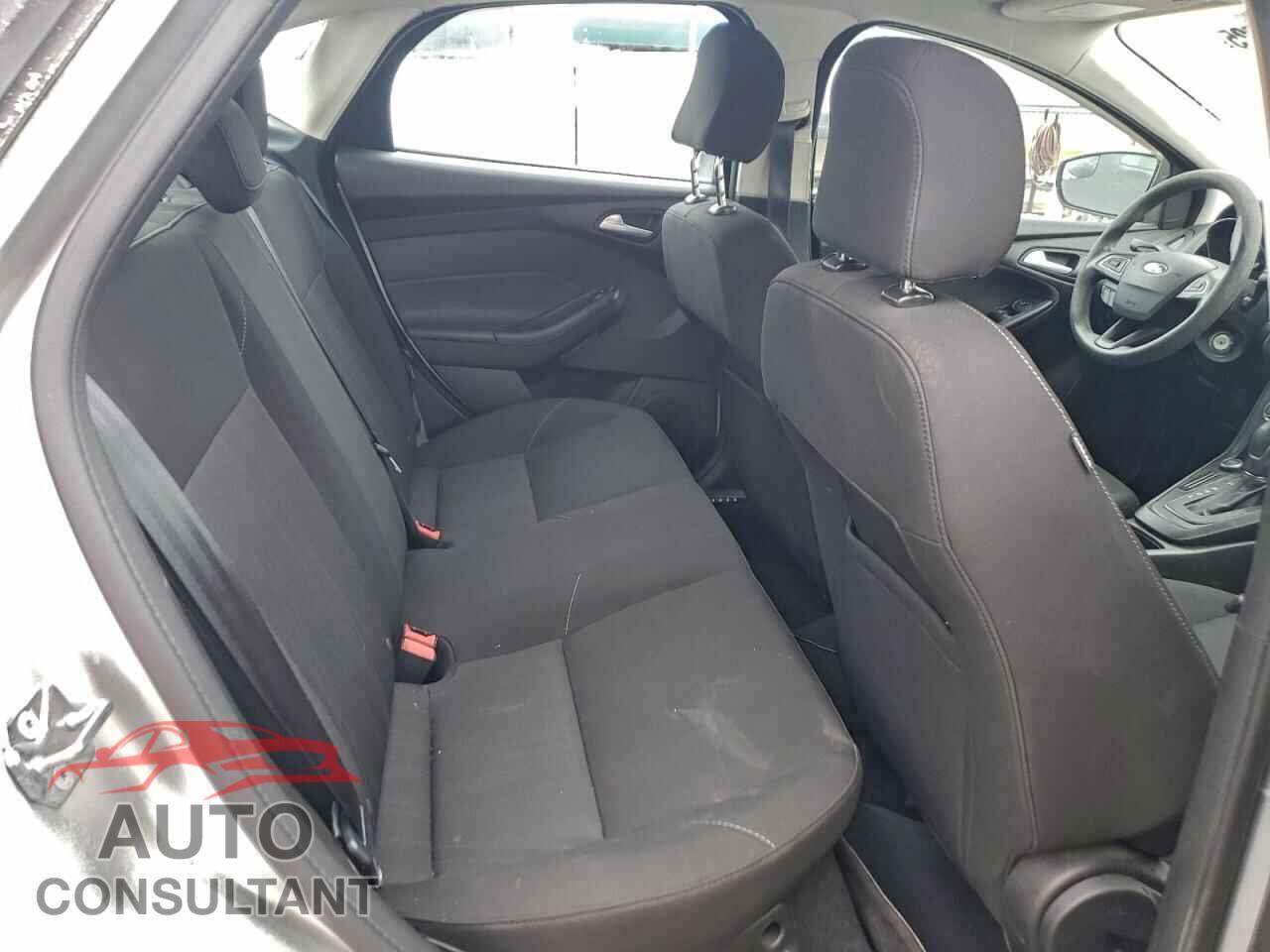 FORD FOCUS 2017 - 1FADP3F26HL277002