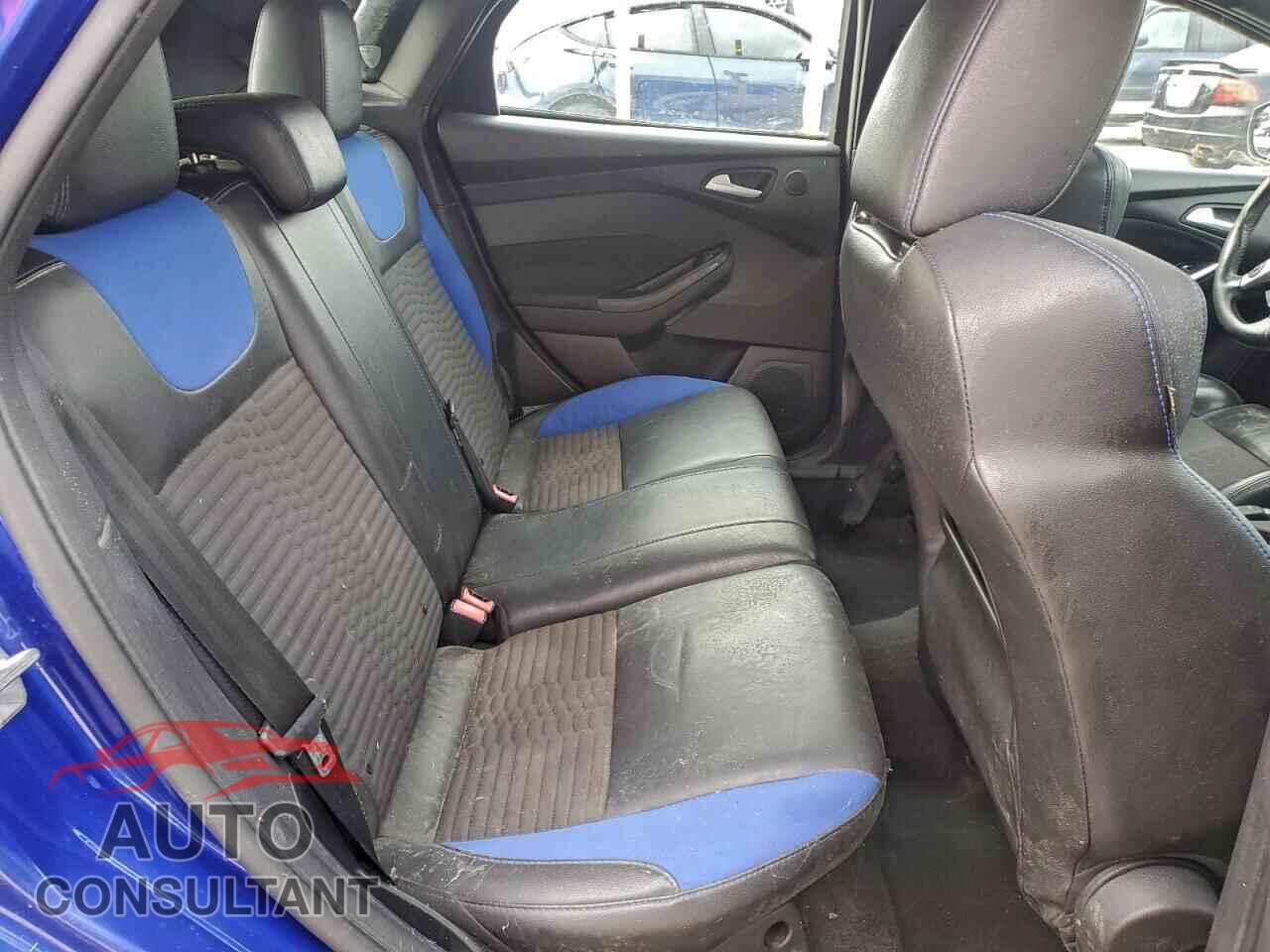 FORD FOCUS 2013 - 1FADP3L93DL371205