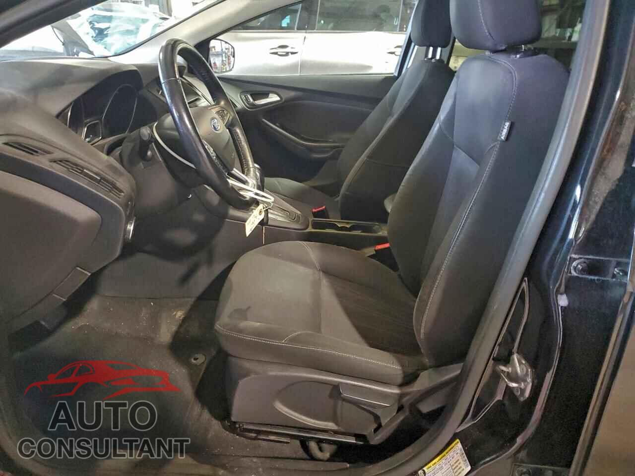 FORD FOCUS 2015 - 1FADP3F28FL382735