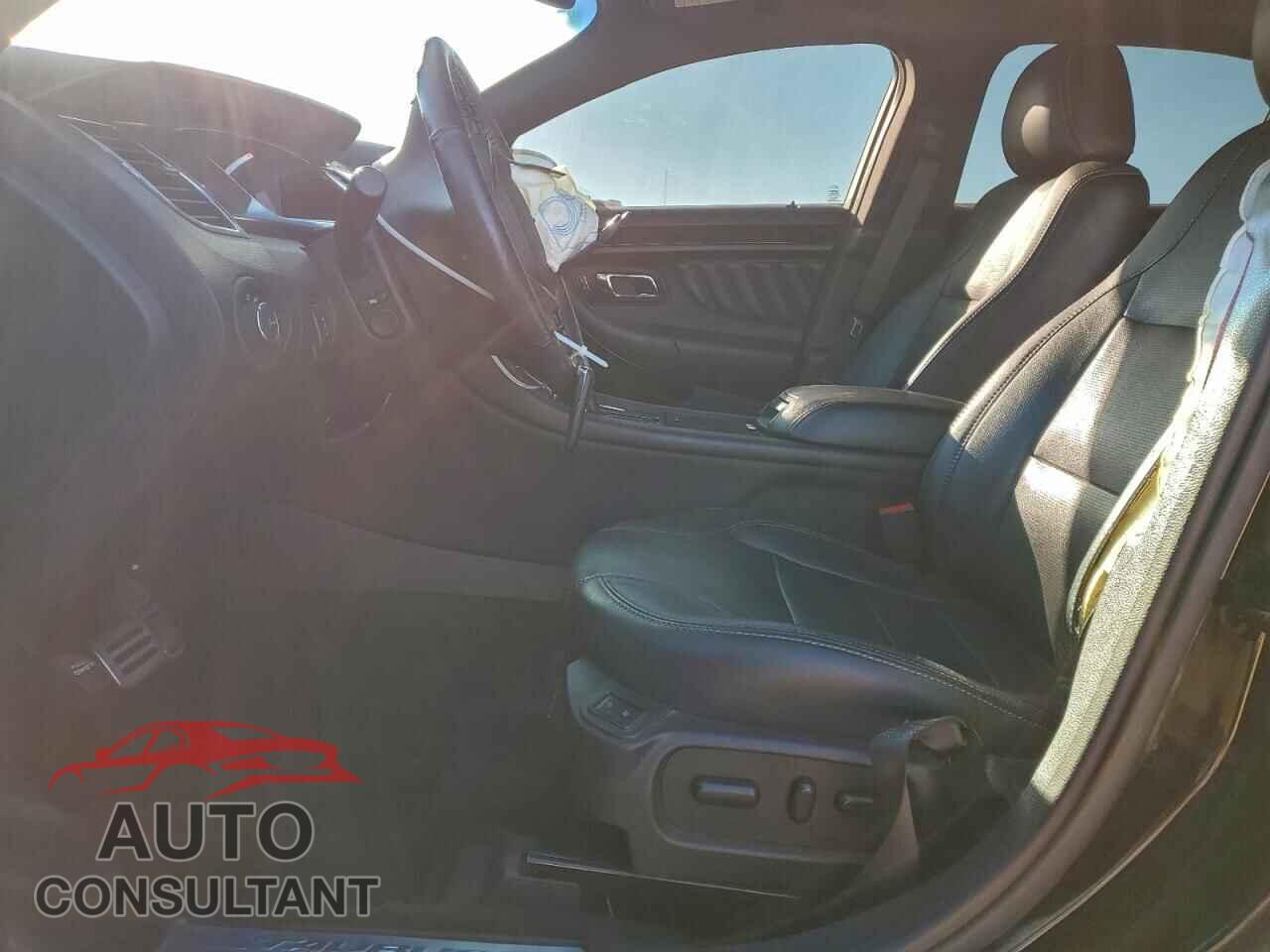 FORD TAURUS 2017 - 1FAHP2F81HG108384