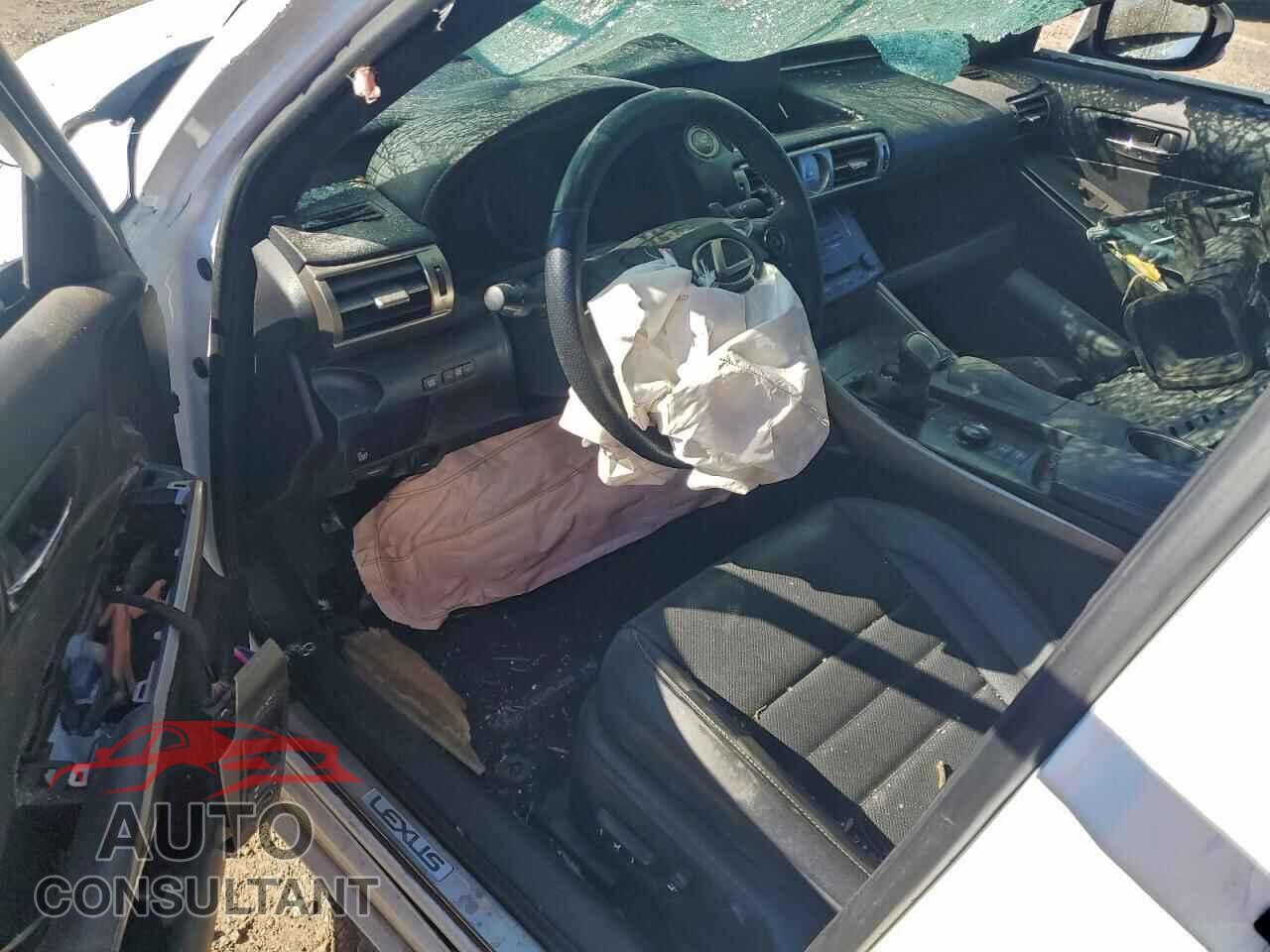 LEXUS IS 2014 - JTHBE1D21E5004630