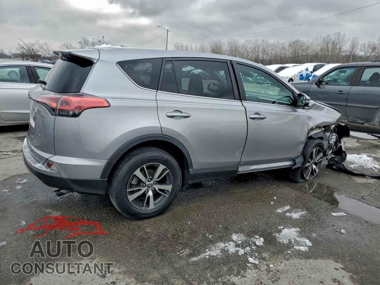 TOYOTA RAV4 2018 - 2T3RFREV1JW804433