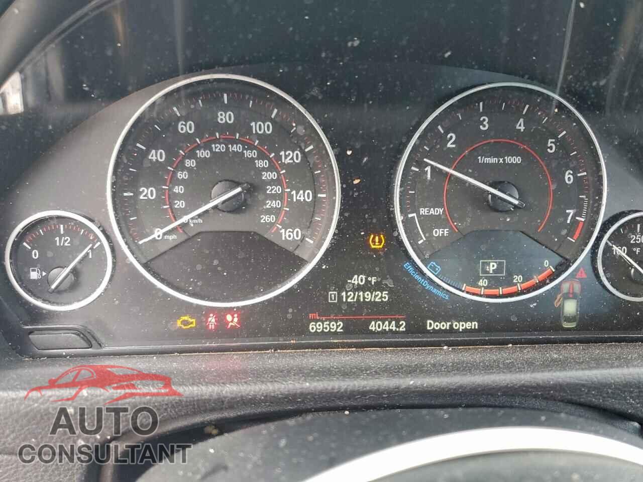 BMW 3 SERIES 2016 - WBA8E3G59GNU02603