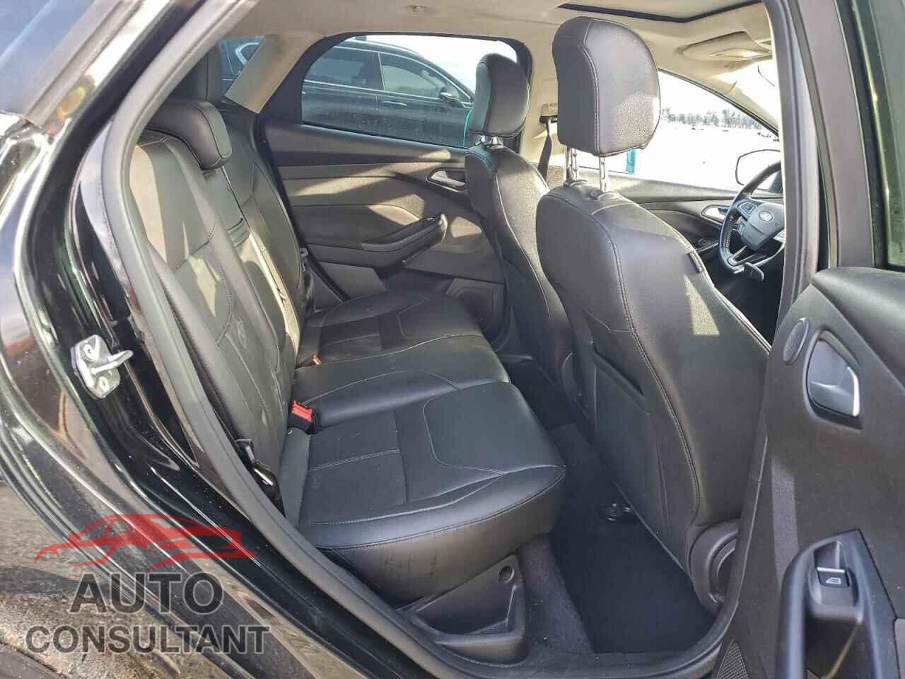 FORD FOCUS 2015 - 1FADP3N23FL328454