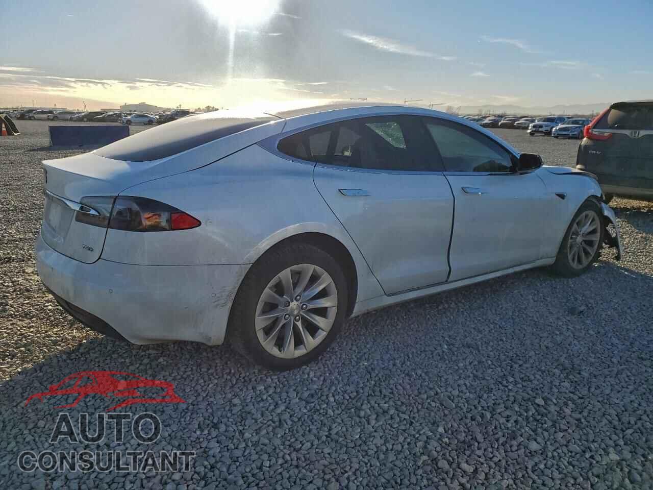 TESLA MODEL S 2018 - 5YJSA1E26JF295517