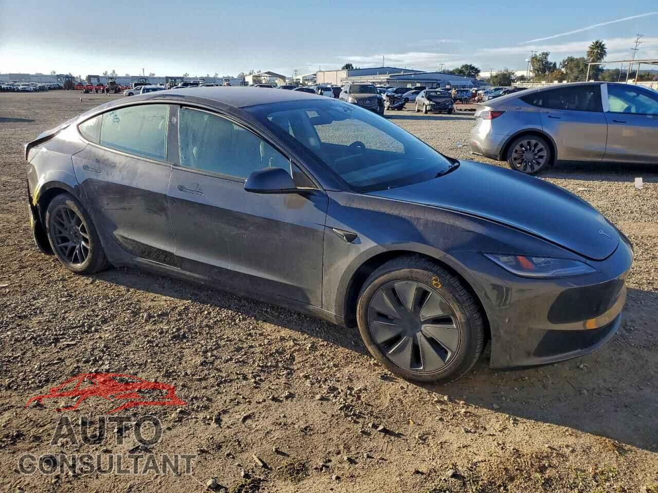 TESLA MODEL 3 2024 - 5YJ3E1EA9RF743339